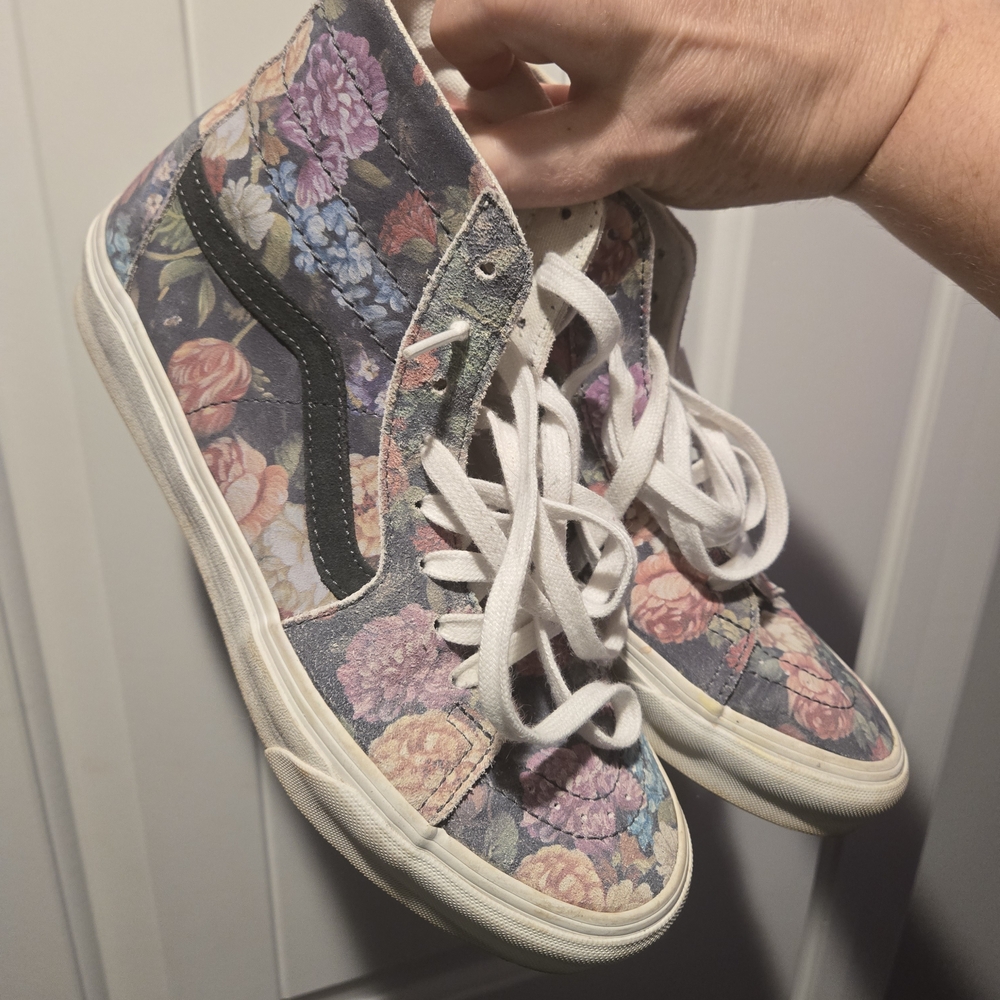 Vans Floral High-Top Sneakers Hydrangea Roses Vintage Florals. 9.5